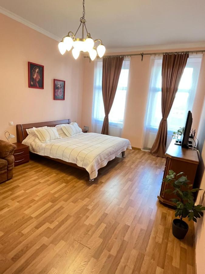 Apartment Colonnade Carlsbad การ์โลวีวารี ภายนอก รูปภาพ