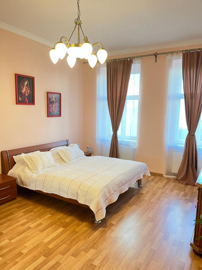 Apartment Colonnade Carlsbad การ์โลวีวารี ภายนอก รูปภาพ