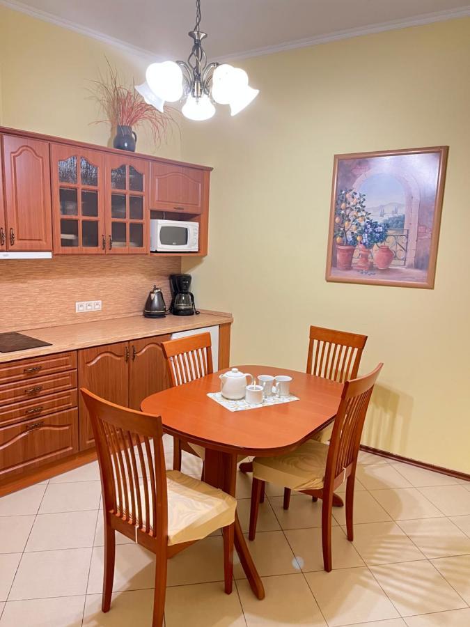 Apartment Colonnade Carlsbad การ์โลวีวารี ภายนอก รูปภาพ