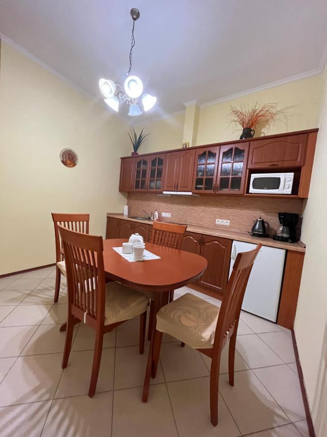 Apartment Colonnade Carlsbad การ์โลวีวารี ภายนอก รูปภาพ